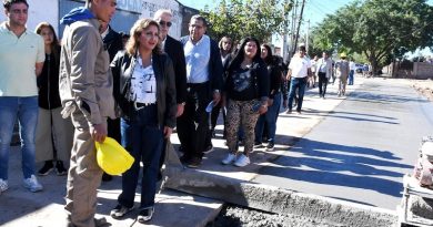 La intendente Fuentes supervisó el avance de la obra de pavimentación en el barrio Borges