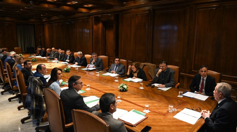 EL GOBERNADOR ELÍAS SUÁREZ ENCABEZÓ UNA IMPORTANTE RUNIÓN DE GABINETE AMPLIADA