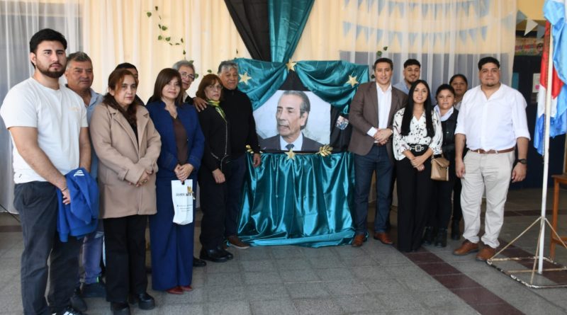 RINDEN HOMENAJE AL DR. BENJAMÍN “CHUCHÚ” CORIA CON LA IMPOSICIÓN DE SU NOMBRE A LA BIBLIOTECA DE LA ESCUELA DE LA PATRIA Nº 1.238 DE LORETO