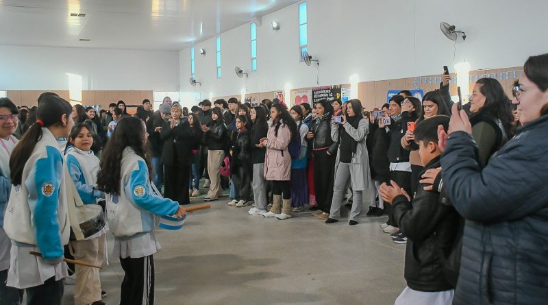 CON UNA FUERTE PARTICACIÓN DE INSTITUCIONES EDUCATIVAS SE REALIZÓ LA KERMESSE COMUNITARIA POR LA PREVENCIÓN DE ADICCIONES