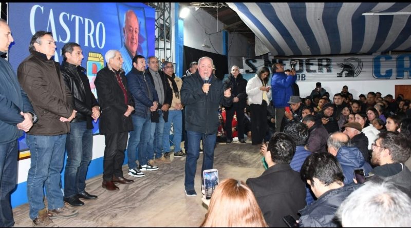 Multitudinario lanzamiento a la reelección de Julio Ernesto Castro en Añatuya