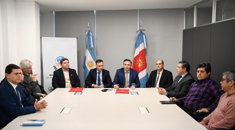 El Gobierno provincial firmó un convenio con el Colegio de Ingenieros Agrónomos para fortalecer las Agencias de Desarrollo Territorial
