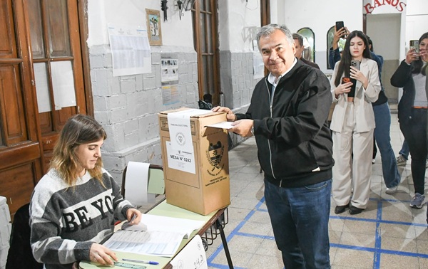 VIDEO/El Ing. Mario Benavente votó a hora temprana