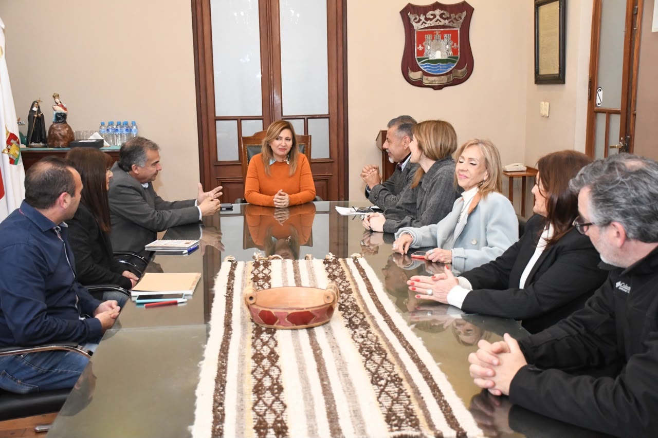 La intendente Fuentes recibió a la comisión directiva del Colegio de Arquitectos de Santiago del Estero